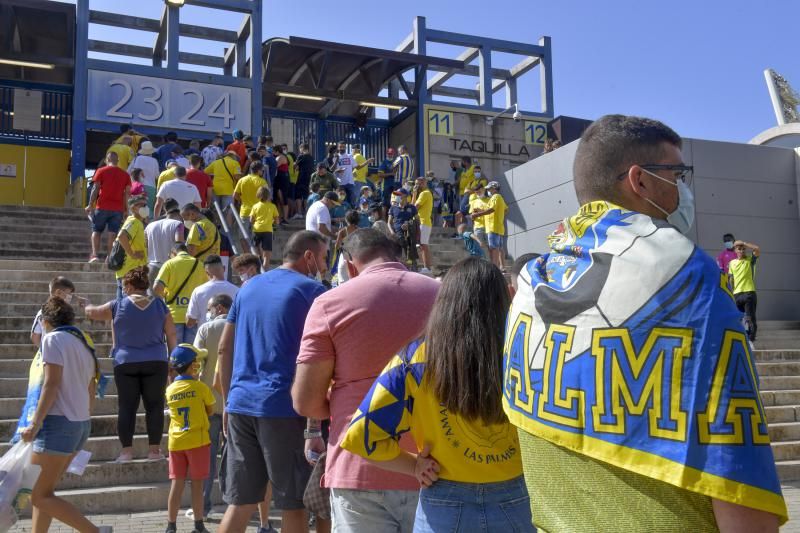 Ambiente durante el derbi en el Estadio de Gran Canaria