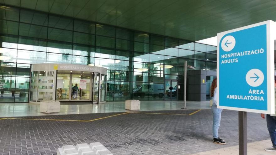 Entrada al hospital Son Espases en Mallorca. | DIB