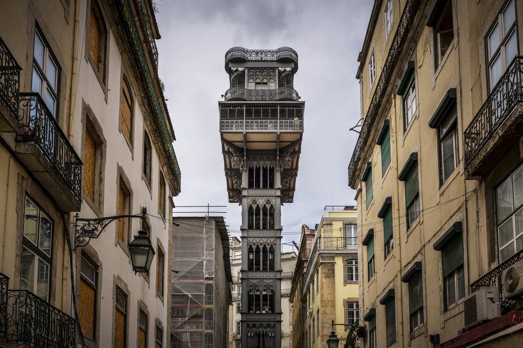 El Elevador de Santa Justa aparece ante nosotros por su imponente tamaño y sus preciosas vistas