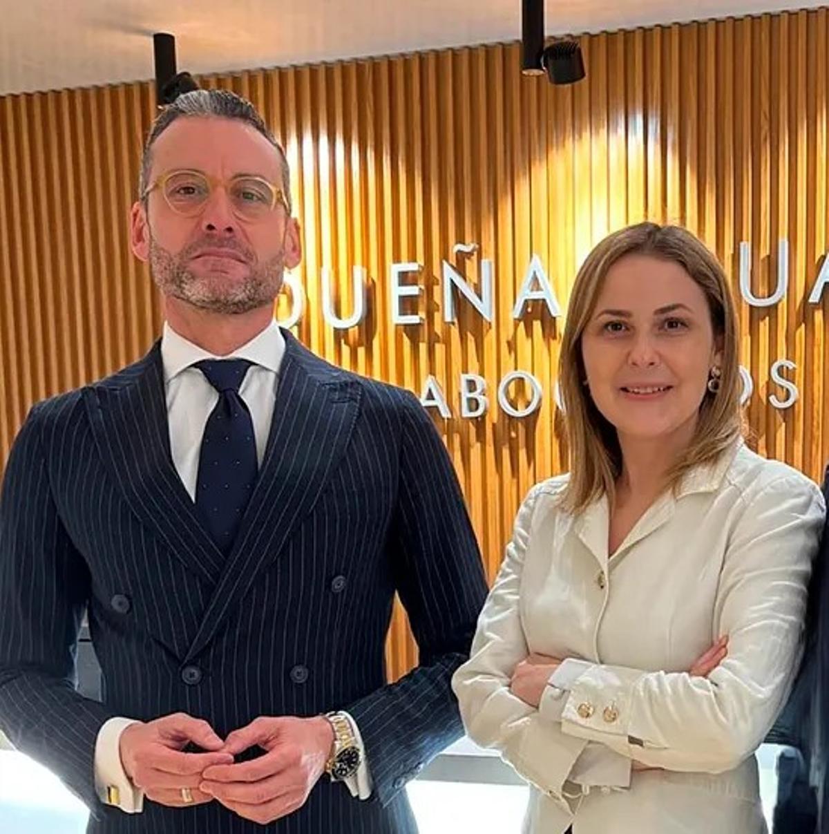 Los abogados Juan Pedro Dueñas y Azahara Cots, de Dueñas Ruart Abogados.