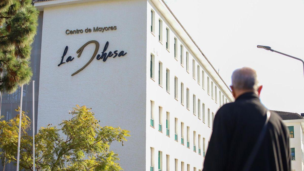 El centro de mayores La Dehesa inicia la reforma tras el desalojo de un residente