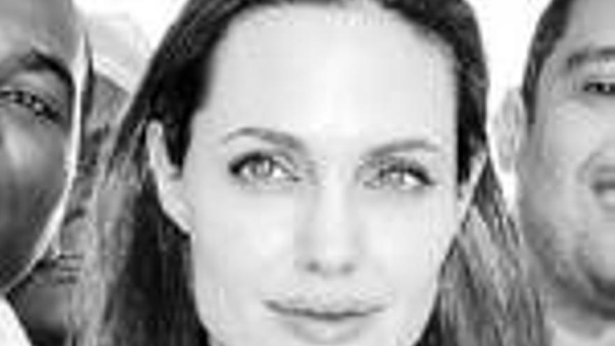 Pitt y Jolie: LA PAREJA SE QUERELLA POR EL BULO DEL DIVORCIO