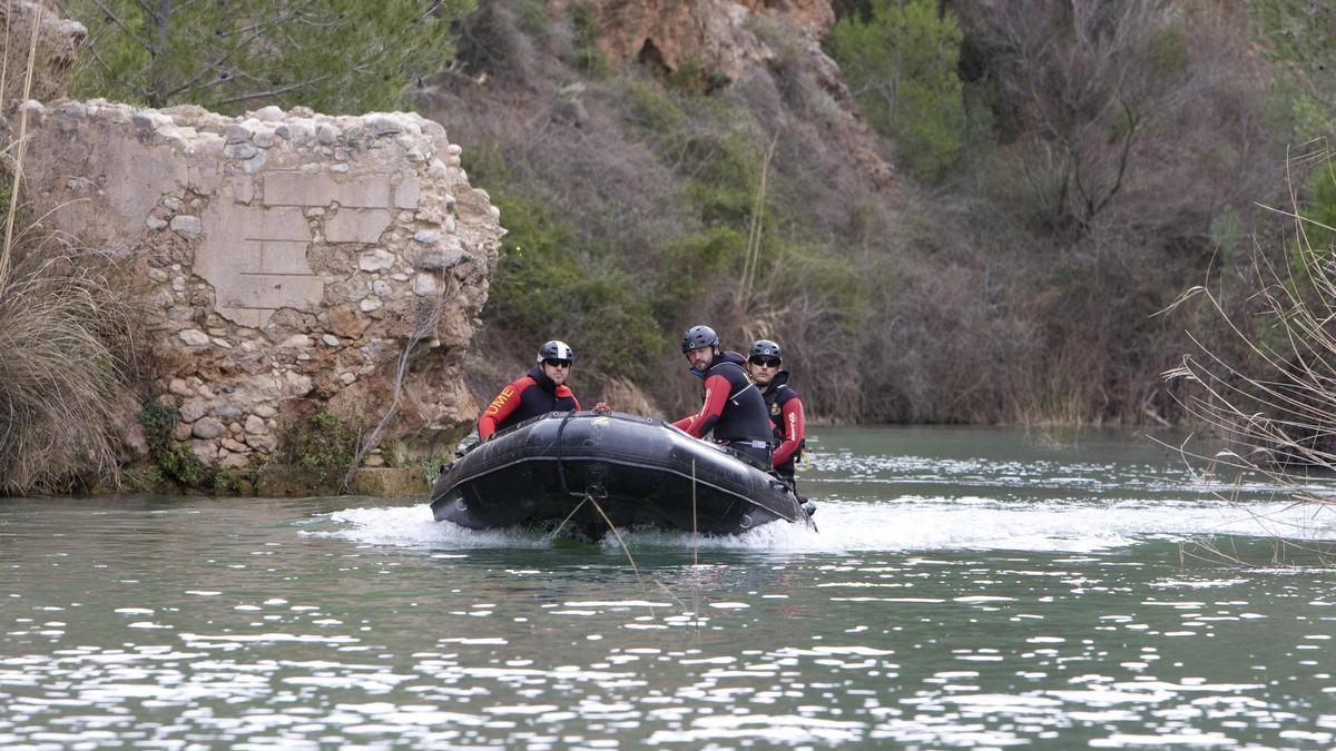 Una zodiac en el embalse de Escalona, en una imagen de archivo.