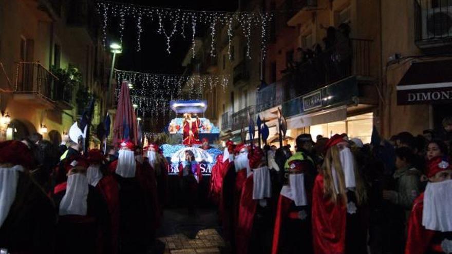 La màgia d&#039;Orient arriba navegant                        en vaixell a la costa palafrugellenca