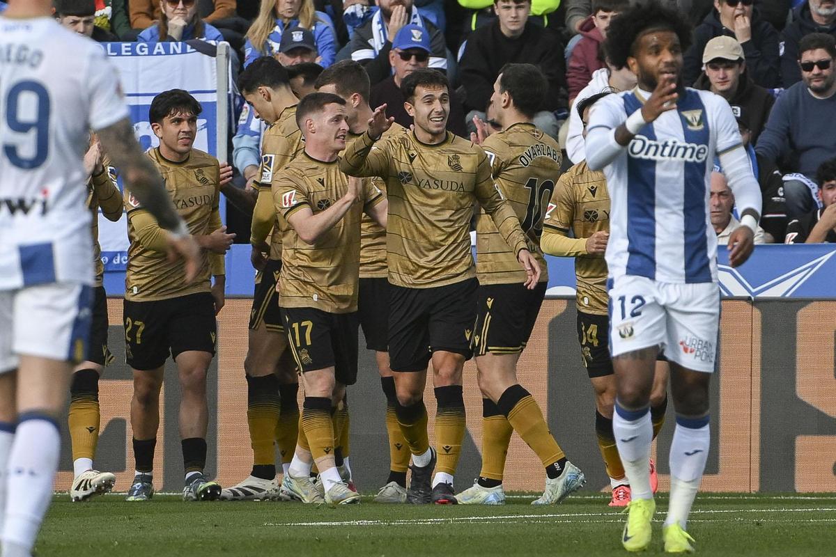 Brais Méndez celebra tras marcar gol durante el partido de LaLiga entre el Leganés y la Real Sociedad