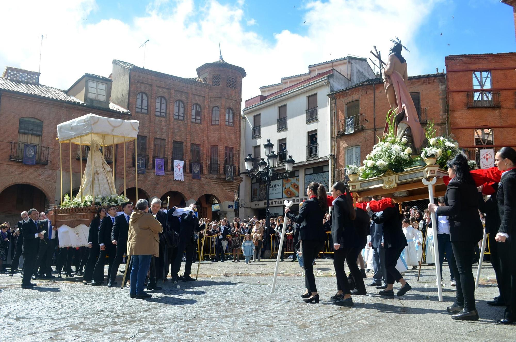 Semana Santa Benavente 2024: Así ha transcurrido la Procesión del Resucitado