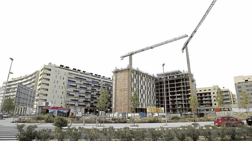 Los titulares de más de cinco inmuebles urbanos en Extremadura crecen casi un 20% desde 2007