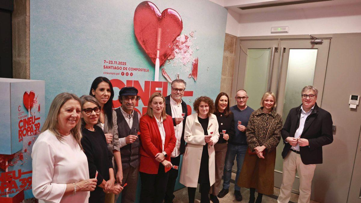 Quinta por la derecha, la alcaldesa y más partícipes en la apertura de Cineuropa.