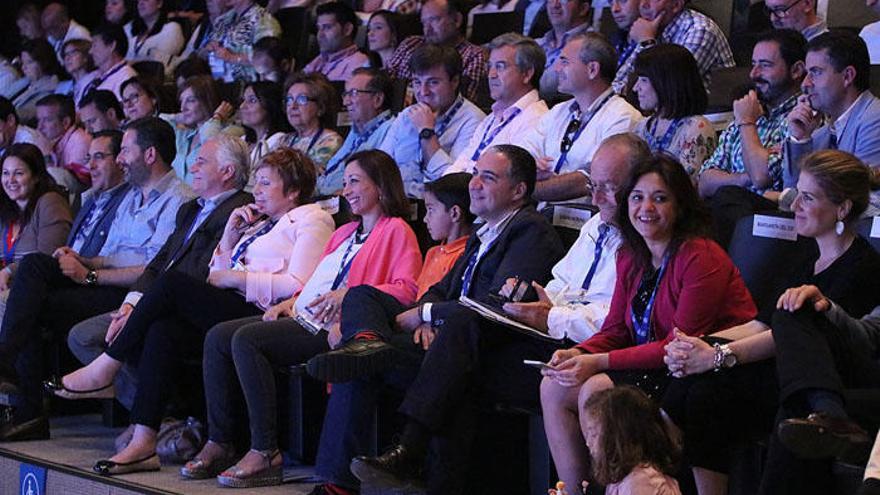 Bendodo, Navarro, Del Cid, y Villalobos, entre otros, durante el último congreso provincial del PP del pasado mes de mayo.