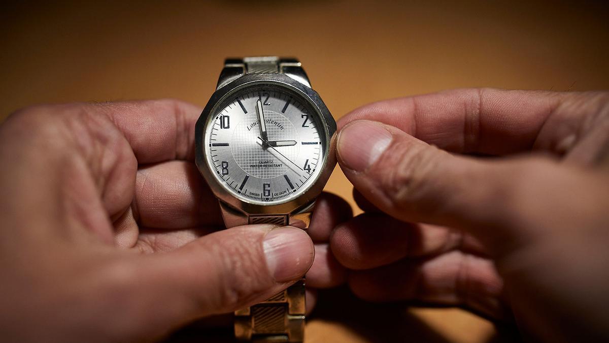 Así afecta el cambio de hora de octubre a los jubilados tras el anuncio del Gobierno