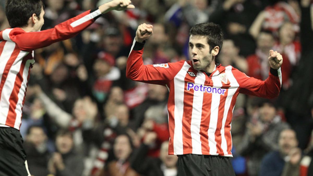 El centrocampista del Athletic Markel Susaeta celebra el primer gol.