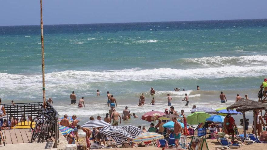 Imagen de archivo de la playa de La Mata.