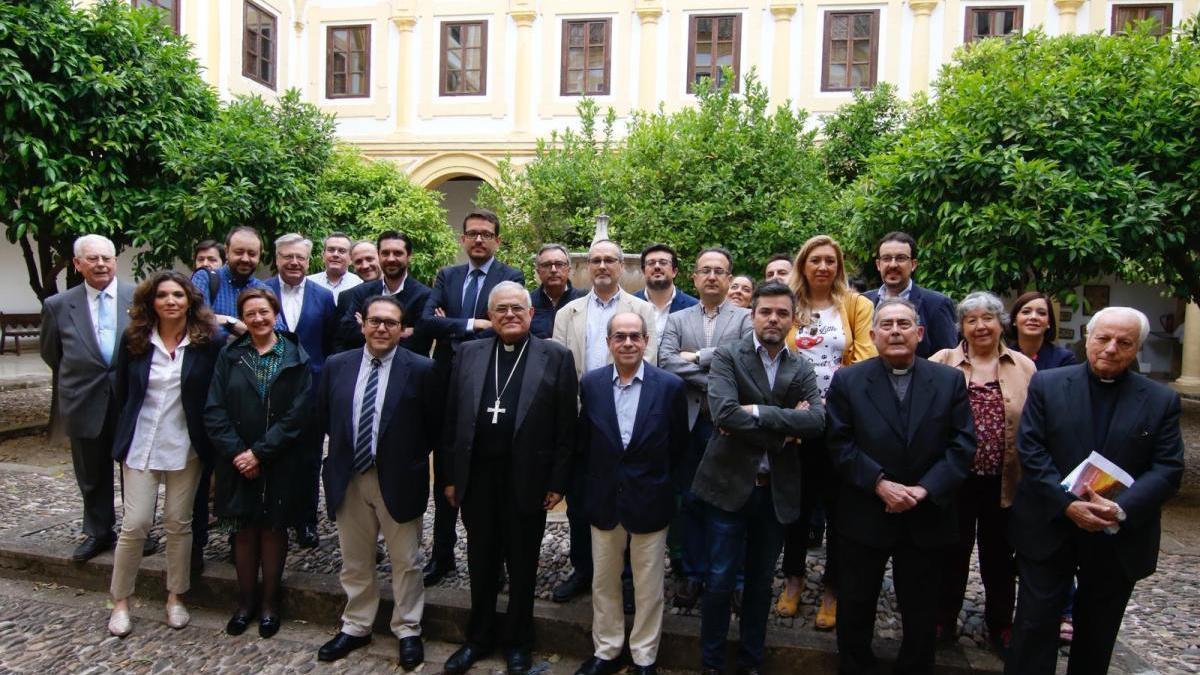 El obispo de Córdoba pide a los periodistas que trabajen por la libertad