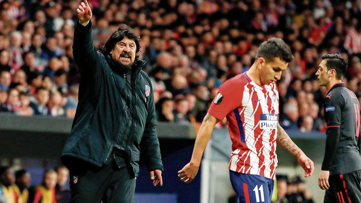 Kulttrainer German &quot;Mono&quot; Burgos (li.) will sich mit einem Titel von Atlético Madrid verabschieden. In der Liga wird das wohl nicht klappen.