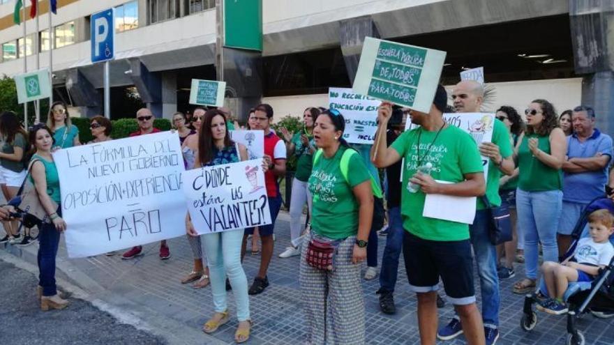 Los interinos convocan una concentración el 6 de septiembre en la Delegación de Educación