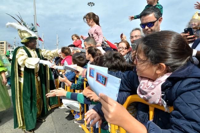 REYES MAGOS LLEGADA BARCO