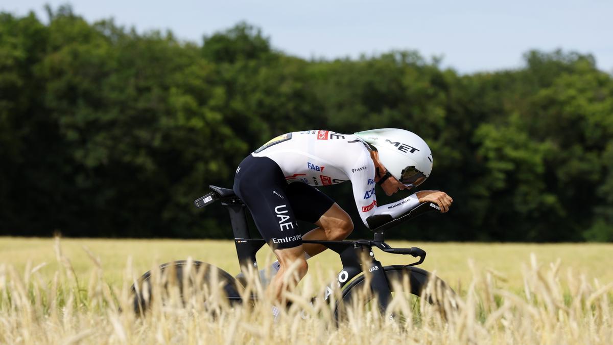 Juan Ayuso, durante la primera contrarreloj del Tour de Francia.