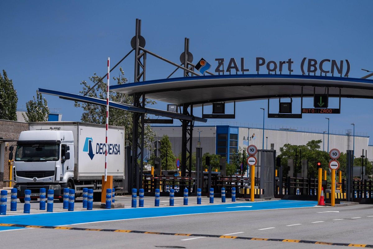 Accesos a la ZAL del Port de Barcelona, la primera plataforma logística que se construyó en el Estado.