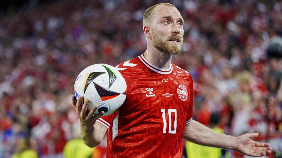 Eriksen, the captain of Denmark, during the match against Serbia.