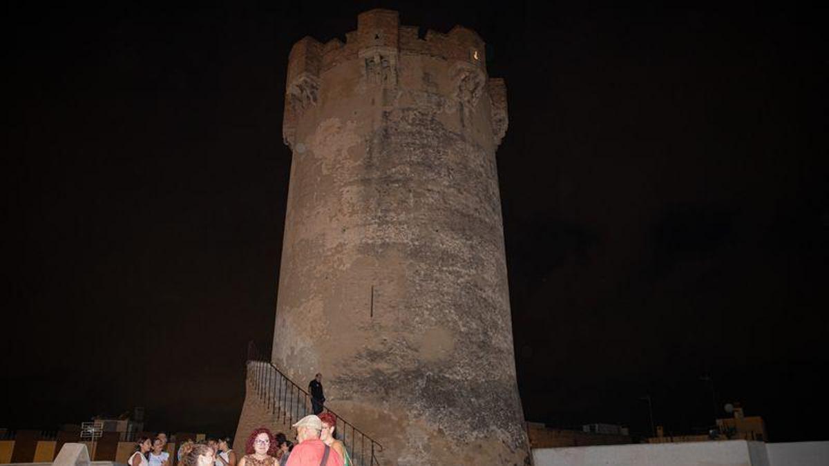 Visita a la Torre con las rutas guiadas gratuitas 'A la lluna de Paterna' el verano pasado.