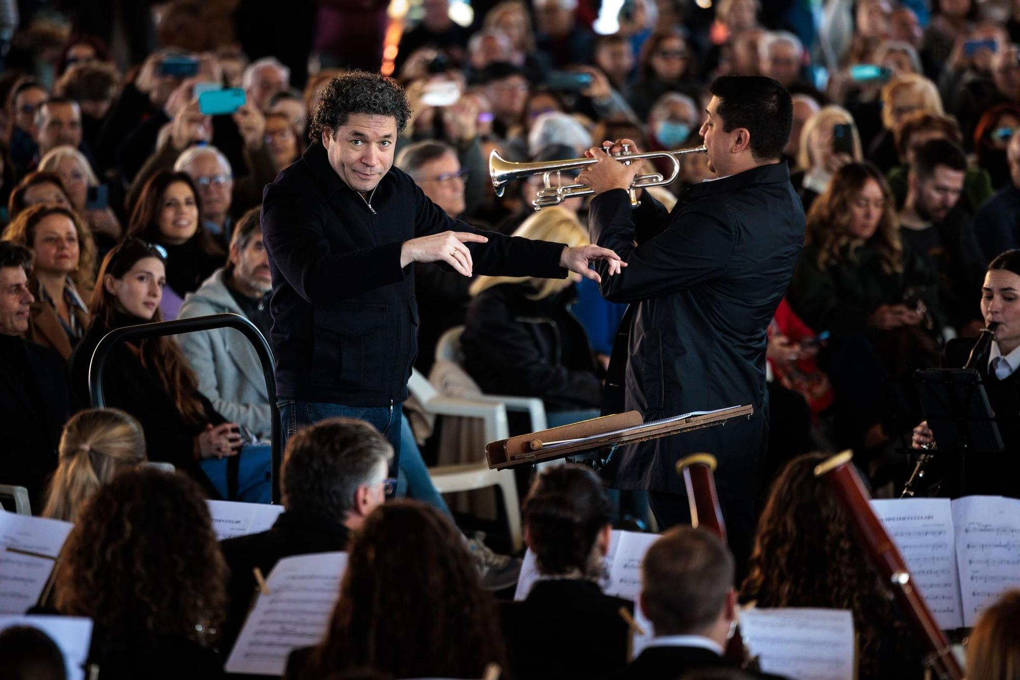 Dudamel vuelve a dirigir bandas de música en Castellar-l'Oliveral