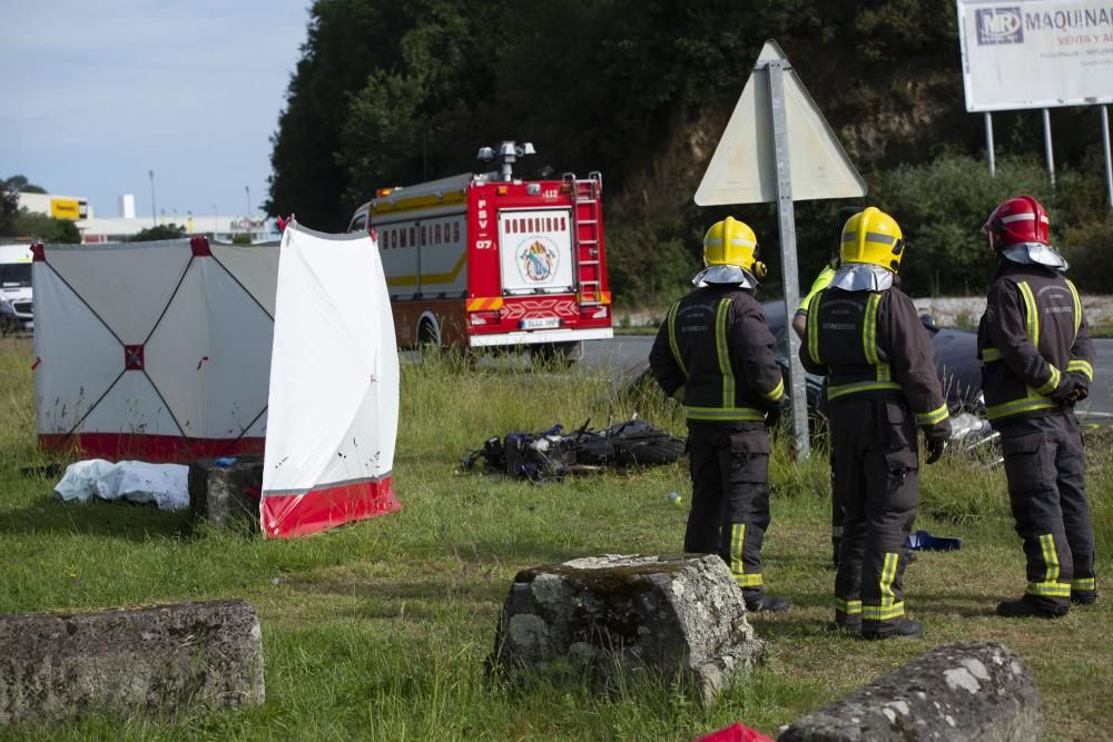 Un motorista fallece en un accidente en Guísamo