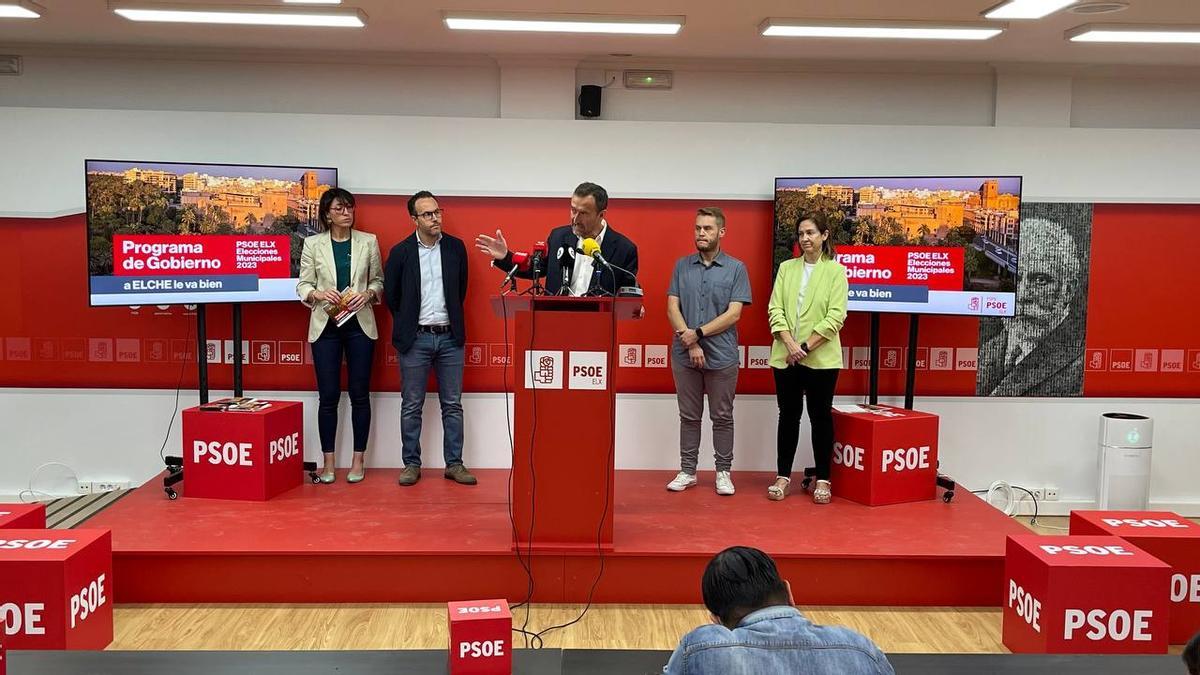 Carlos González, en un momento de la presentación de la candidatura.