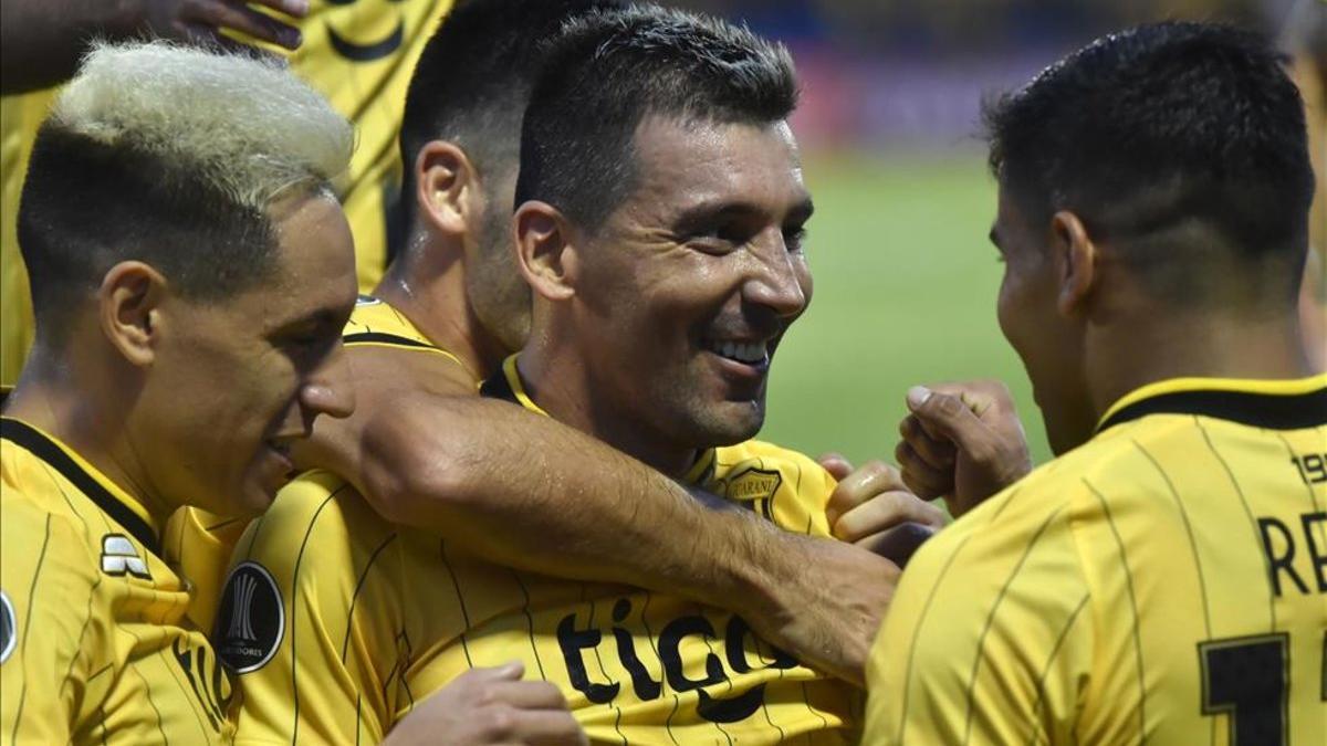 Guaraní no tuvo problemas para golear al equipo boliviano