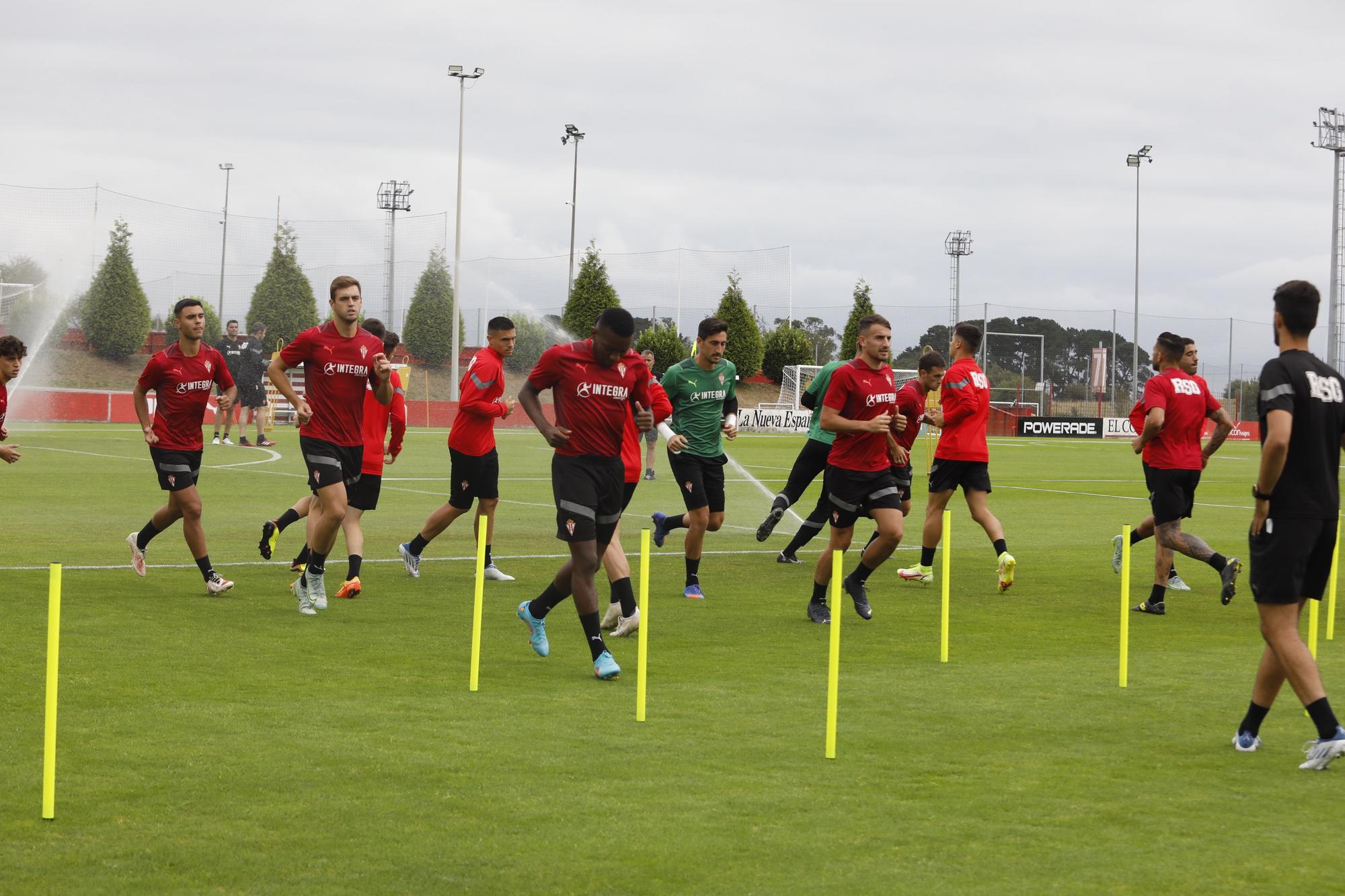 Irarragorri visita a Mareo y Cote y Jordan Carrillo se unen a los entrenamientos del Sporting