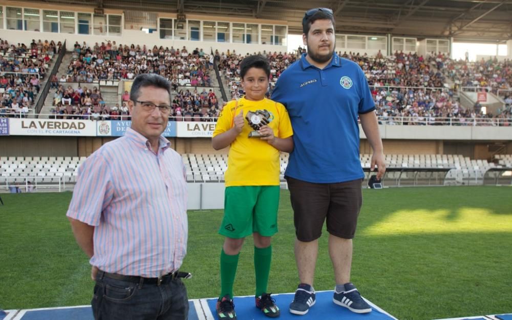 Clausura de la liga local de fútbol base de Cartag