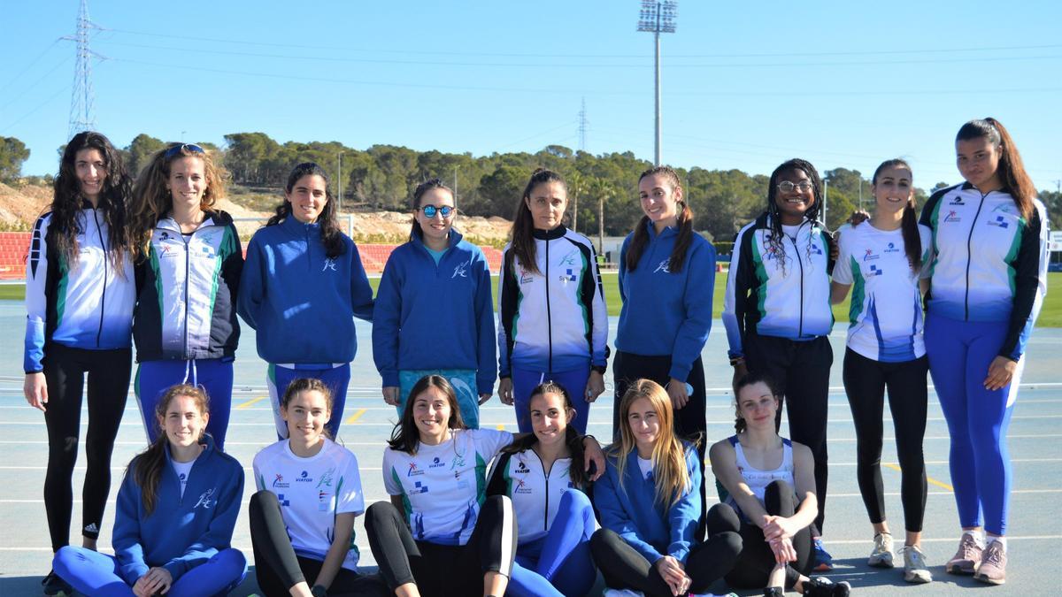 Componentes del equipo femenino del Juventud Atlética de Elche