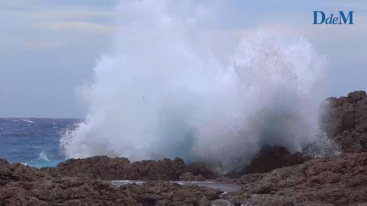 Así es el temporal marítimo de la borrasca Álex en la costa de Calviá