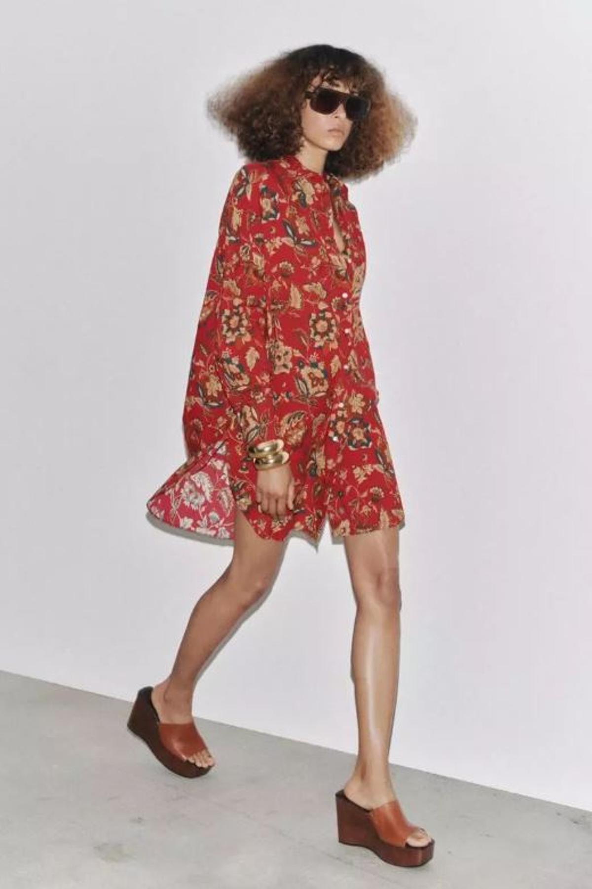 Camisa larga de estampado floral de Zara