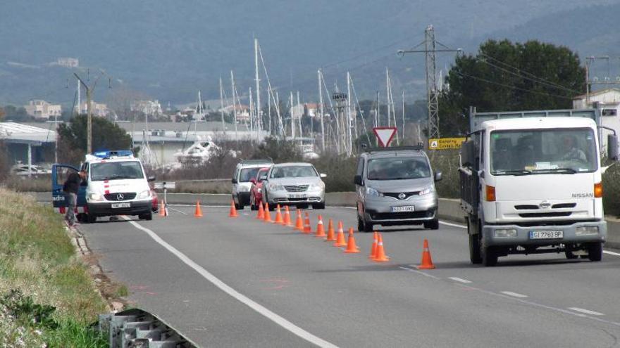 Els efectius dels Mossos d&#039;Esquadra treballant al lloc de l&#039;accident a Castelló