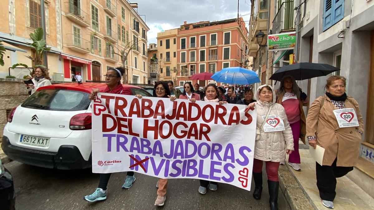 VÍDEO | Las trabajadoras del hogar de Mallorca salen a la calle para reclamar mejores condiciones laborales