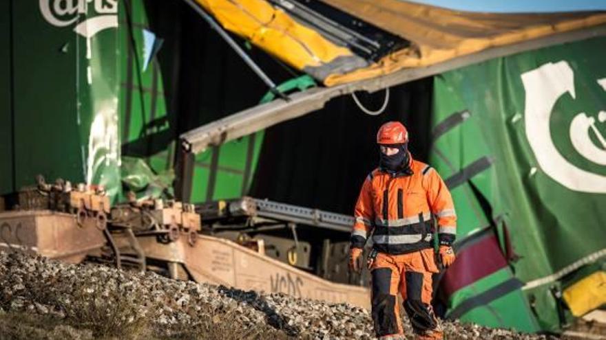 Dinamarca Almenys 6 morts i 16 ferits en un accident de tren en un pont