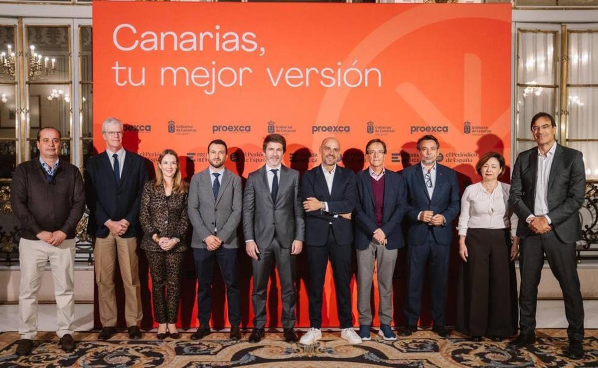 D’esquerra a dreta, Pedro Juan Monzón, director de l’Àrea de Promoció Exterior de Proexca; Martí Saballs, director d’Informació Econòmica de Prensa Ibérica; Pilar Moreno, directora de l’Àrea d’Inversió de Proexca; Juan Luis Lorenzo, director de Màrqueting i Comunicació de Proexca; Sergi Guillot, director general de Prensa Ibérica; Alfonso Cabello, president de Proexca i viceconseller de Presidència del Govern de Canàries; Cristóbal de la Rosa, director general d’Innovació Cultural i Indústries Creatives del Govern de Canàries; Carlos Fernández de la Peña, conseller delegat (CEO) de Telespazio Ibérica; Rosa María Aguilar, delegada del Govern de Canàries a Madrid, i Pablo Martín Carbajal, conseller delegat (CEO) de Proexca.