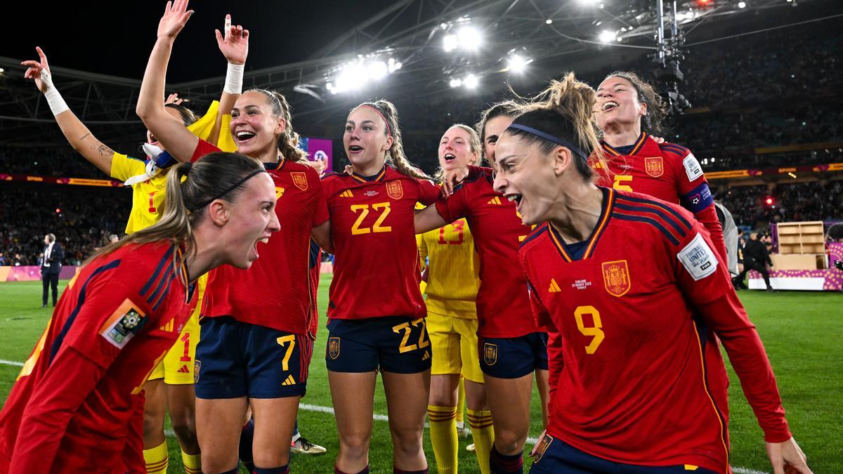 Las jugadoras de la selección española celebran su campeonato del mundo.