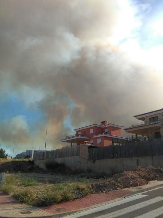 Un incendio amenaza la Calderona en Gátova