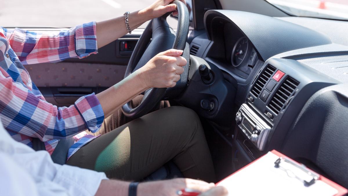 La DGT lanza un serio aviso a los conductores noveles