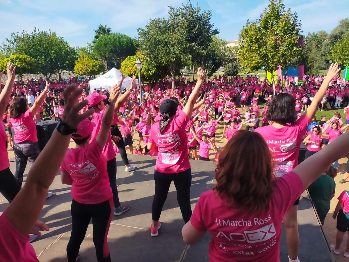 Bailando contra el cáncer de mama en Plasencia.