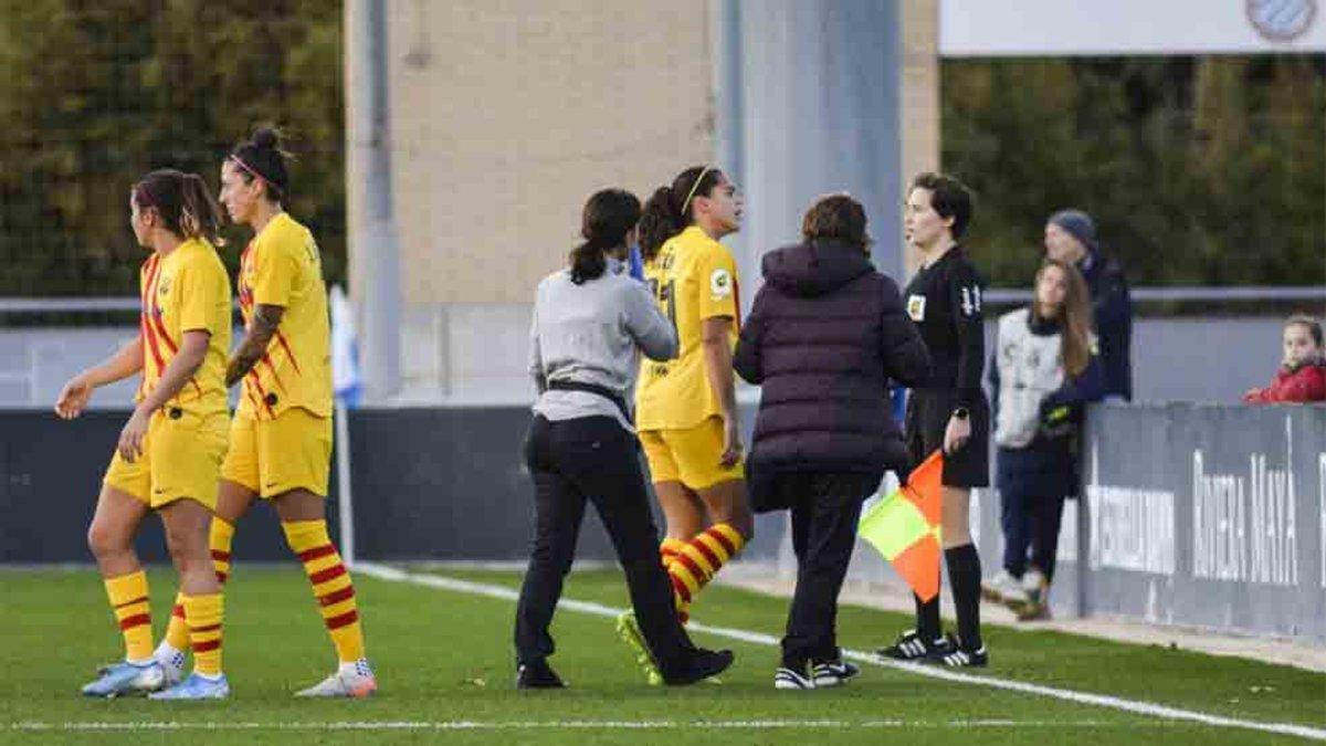 Andrea Falcón tuvo que dejar el derbi contra el Espanyol a los 14 minutos