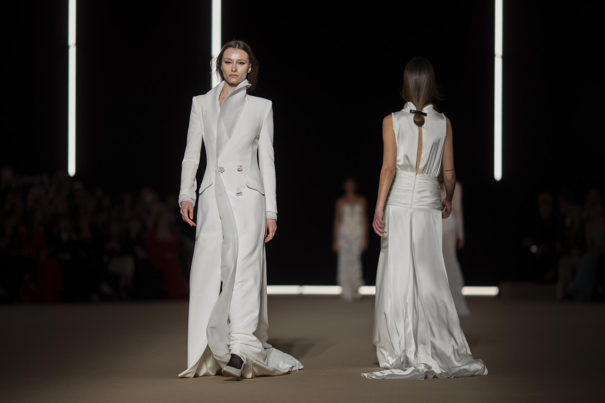 El desfile de Atelier Pronovias en el MNAC durante la Barcelona Bridal Fashion Week