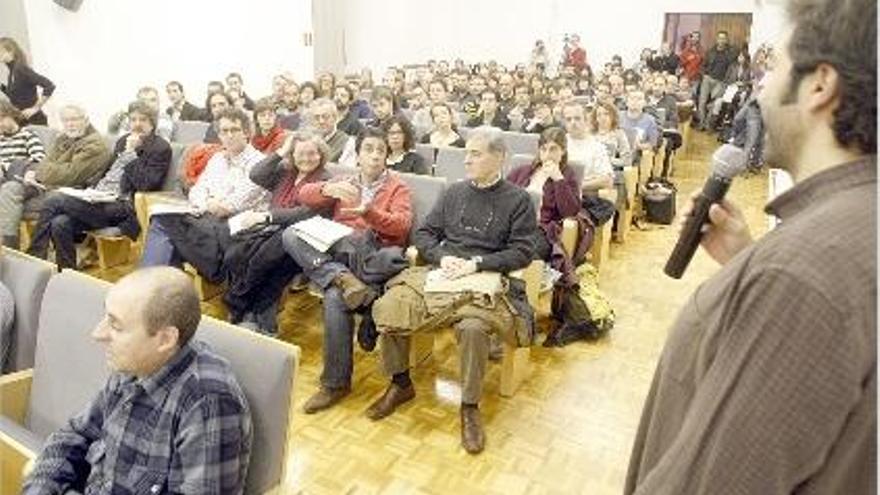 L&#039;assemblea constitutiva de Som Energia, ahir a la Casa de Cultura.