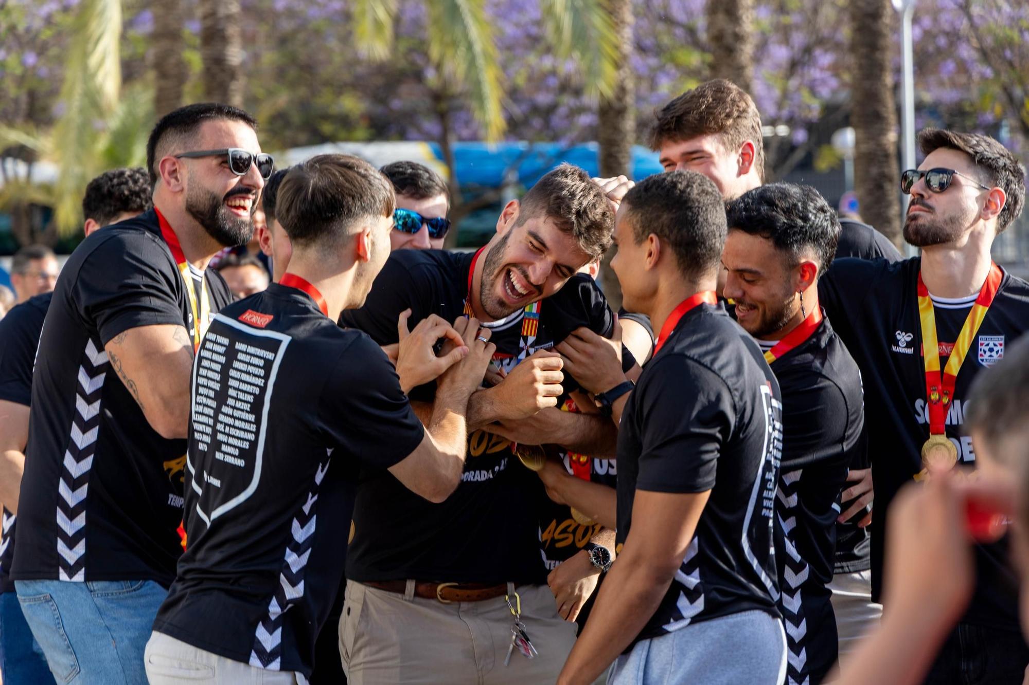 Recibimiento de los recién ascendidos Eon Horneo recién ascendidos a la liga Asobal de balonmano