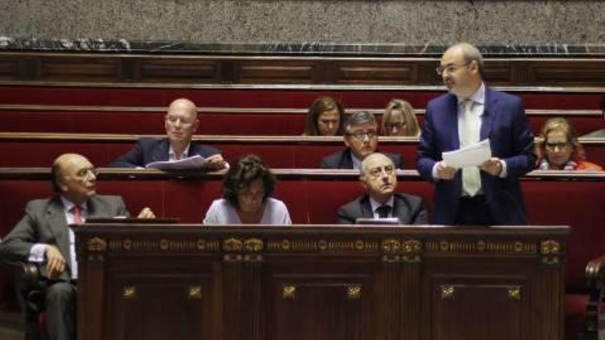 Eusebio Monzó, portavoz del PP en el Ayuntamiento de València, durante el pleno.