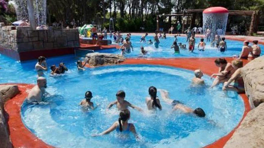 Las piscinas de l&#039;Horta se consolidan como alternativa de ocio por sus bajos precios