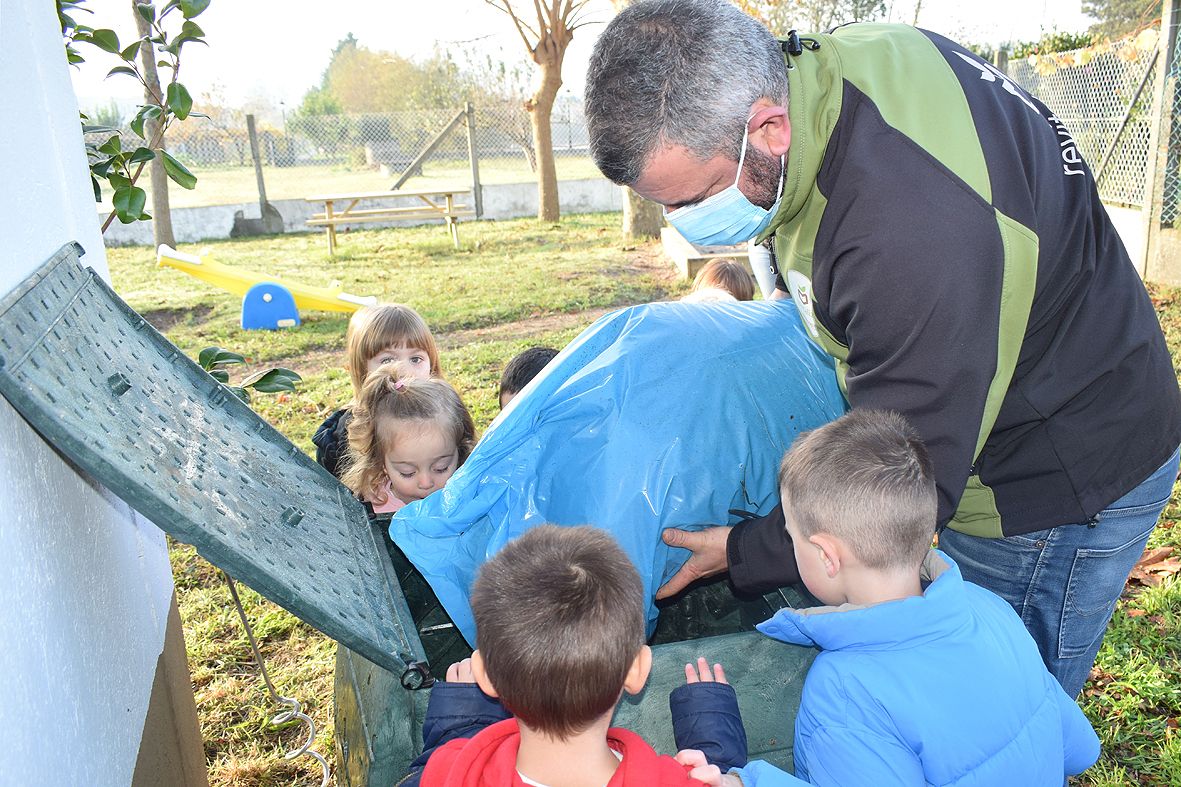 Fomento del compostaje entre los niños de Valga.