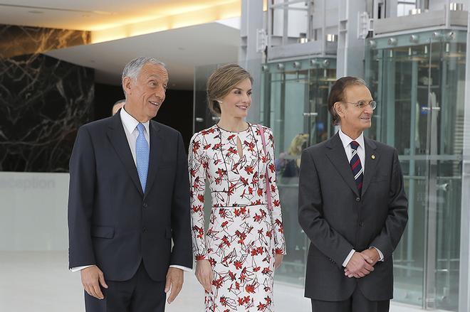 Letizia Ortiz con flores de CH Carolina Herrera en Portugal