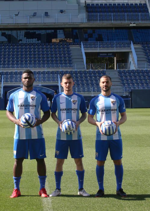 Los tres nuevos refuerzos del Málaga CF en el mercado de invierno son presentados en el estadio de La Rosaleda